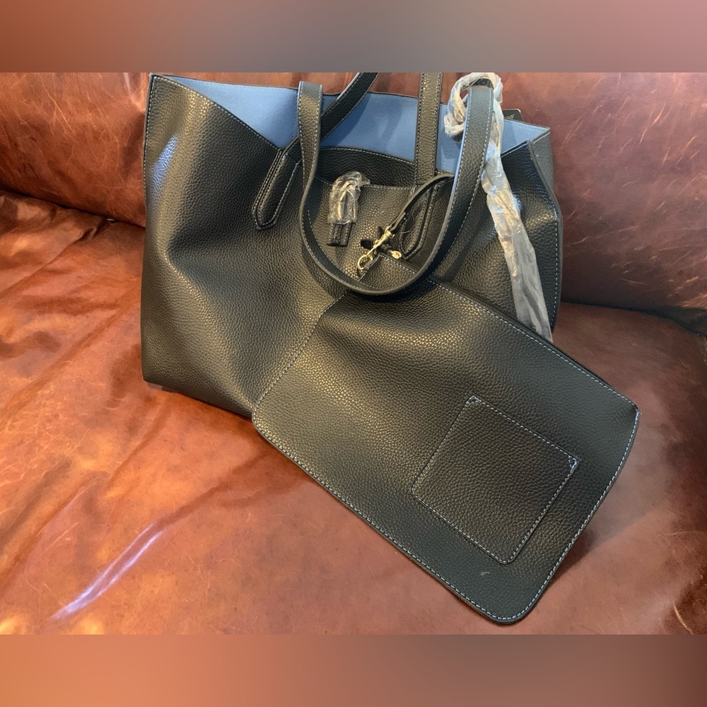 Tutilo Carry The Day Tote includes Take Away Clutch - Picture 5 of 6